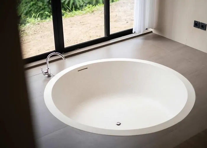 Emerald Hill 4a Minimalist 1br In